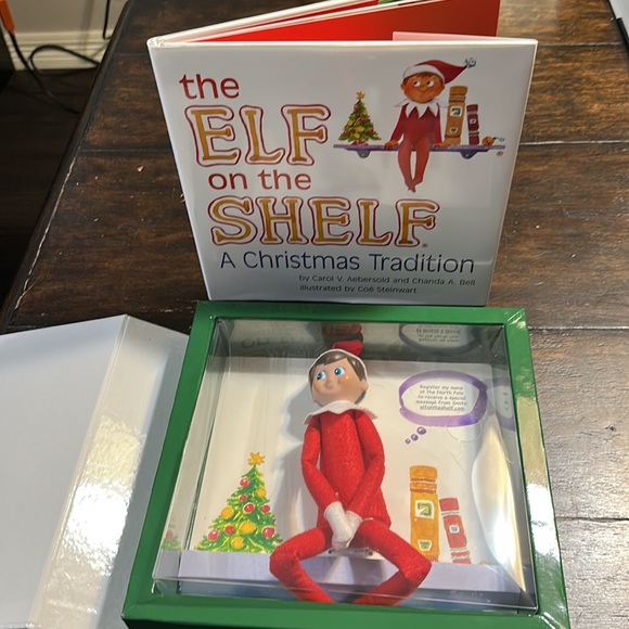 The Elf on the Shelf - A Christmas Tradition! Boy Elf - Like new in box! - Picture 3 of 12